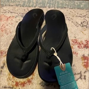 NWT size 11 women’s black sandals